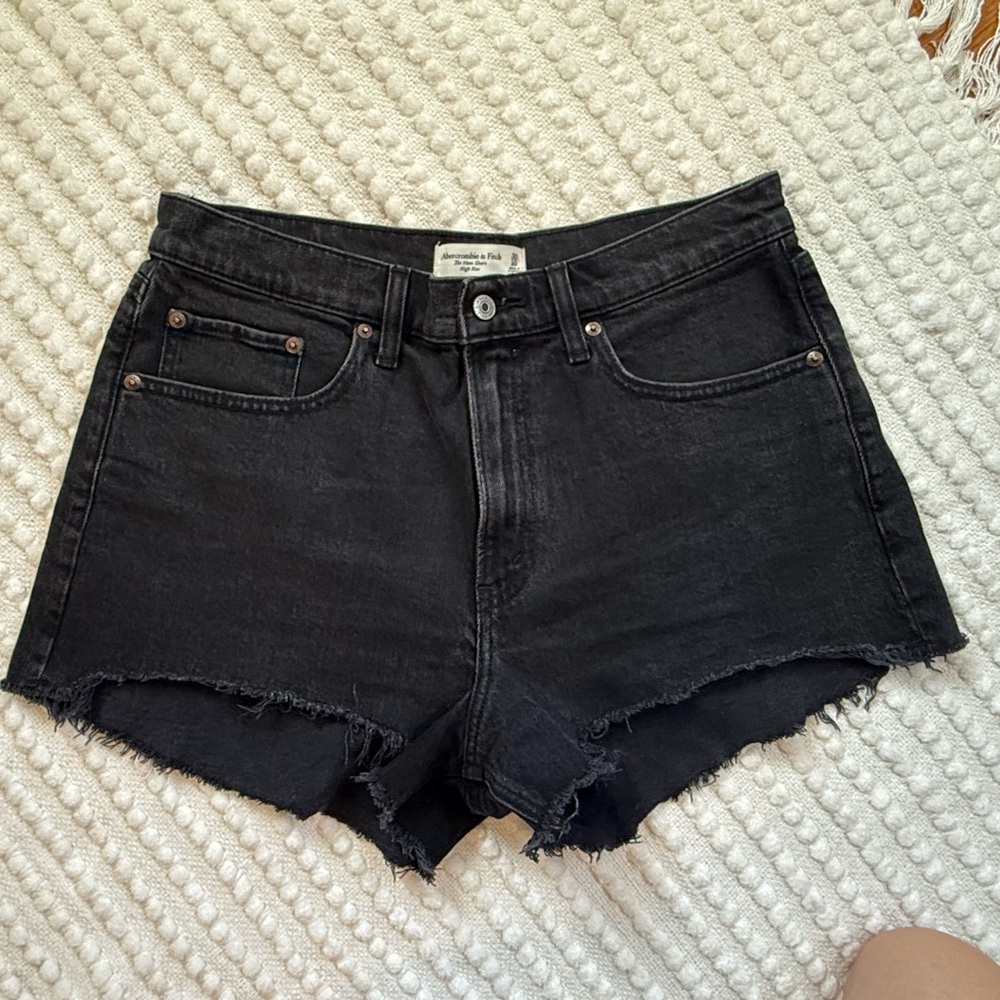 NWT Abercrombie & Fitch - Curve Love High Rise Mom Short